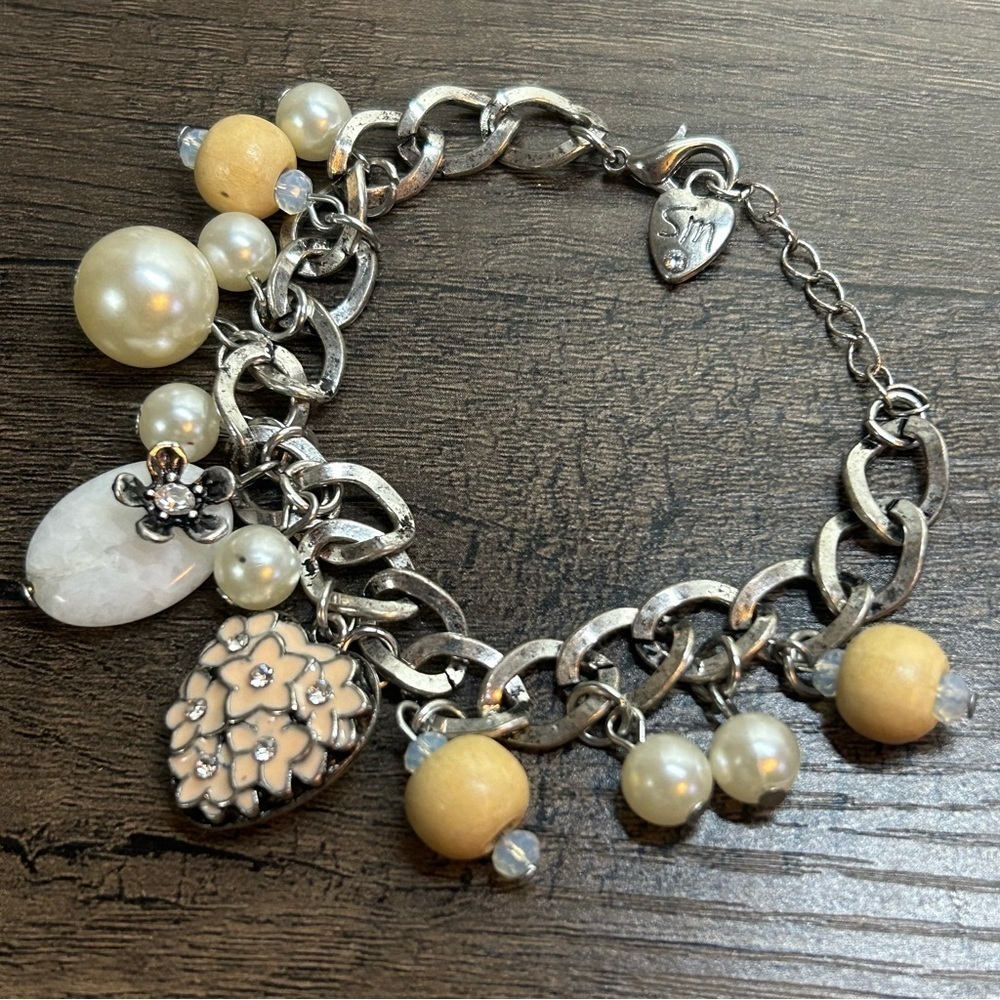 Silver Tone Large Chain Links and Charms Bracelet
